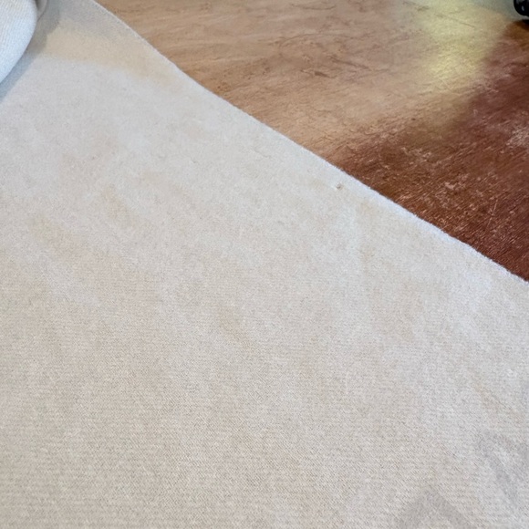 Authentic CHANEL Ivory and Grey Paris- 31 Rue Cambon Large Cashmere Scarf - Picture 9 of 10